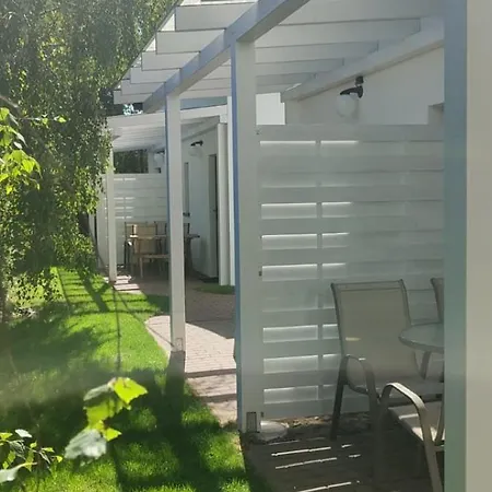 Domki Wczasowe Alexjan * Dąbki