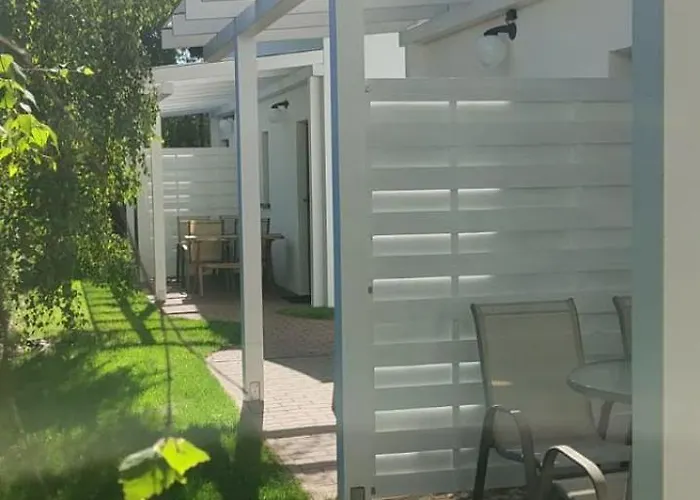 Domki Wczasowe Alexjan * Dąbki